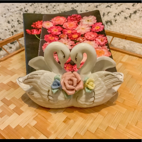 Vintage Kitschy Double Swan Planter with Flowers - Picture 4 of 8